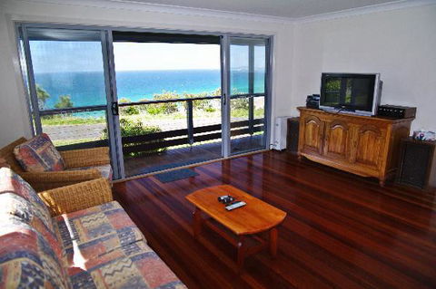 Charm Cottage, 58 Skyline Crescent - Travel Search 3