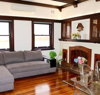 Charming  Cosy Home With City Views - Tourism Guide