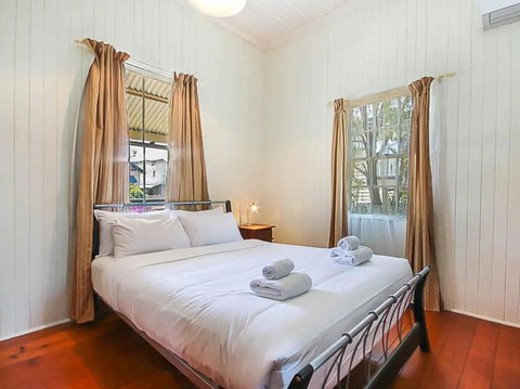 Charming Characterful Rustic-style Home Near The Gabba - Tourism Guide 2