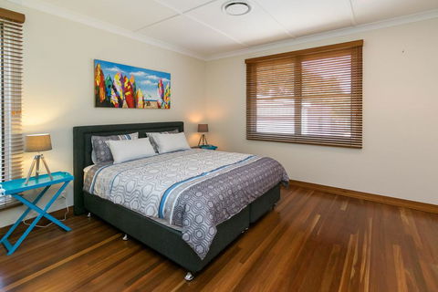 Charming Home By The Sea - Travel Search 2