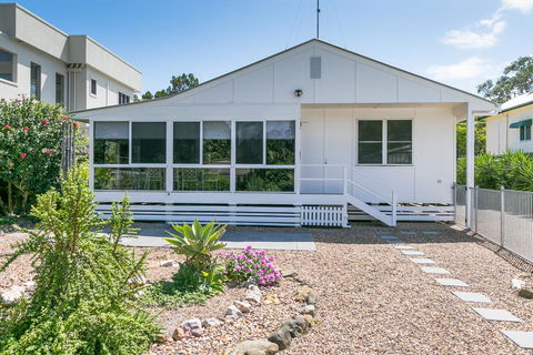 Charming Home By The Sea - Travel Search 1