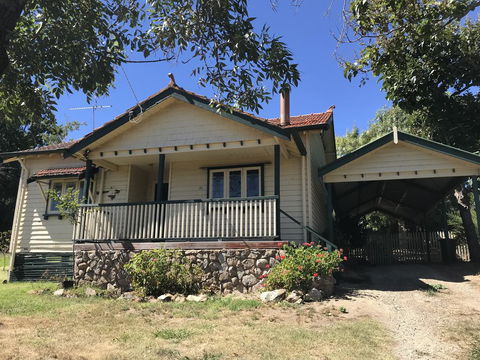 Cherry Blossom Cottage - Beechworth-Getaways - Travel Search 0
