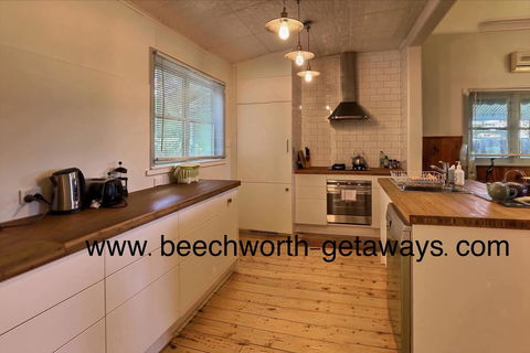 Cherry Blossom Cottage - Beechworth-Getaways - Travel Search 1