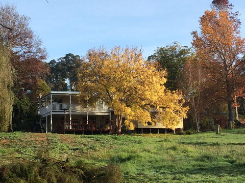 Chestnut Brae Farmstay - Cruises Travel 0