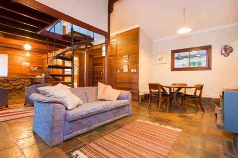 Chestnut Brae Farmstay - Cruises Travel 2