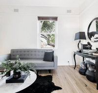 Chic Woollahra Pied--Terre with Parking - Tourism Guide