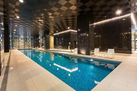 Chic, Modern & Stylish.Stunning Views,Free Parking - Travel Agents 1