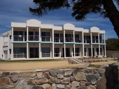 Christies Seahorse Holiday Townhouses - Travel Agents 0