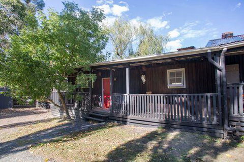 Chum Creek Hut - Tourism Guide 2