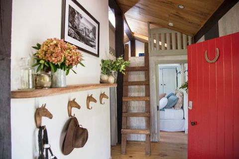 Chum Creek Hut - Tourism Guide 1