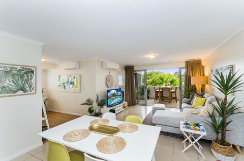 City Stadium Apartment On The Riverfront - Cruises Travel 0