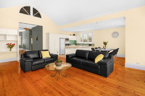 City To Beach - Free WIFI - Free 3 Car Parking - Great Location - Cruises Travel 2