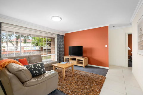 City Two Apartment - Travel Search 3