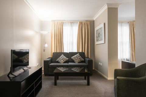 Clarendon Hotel - Tourism Guide 3