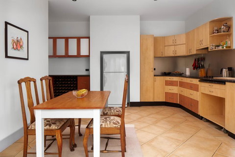 Classic Bungalow - Travel Agents 2