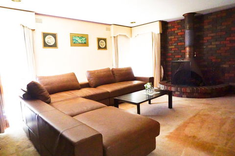 Classic Double Brick Garden House - Tourism Guide 2