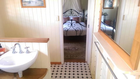 Classique Bed & Breakfast - Cruises Travel 1