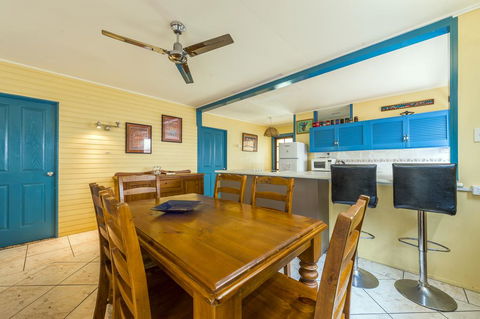Clifton Beach House - Tourism Guide 0