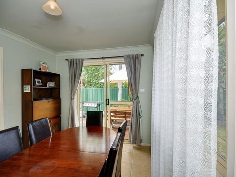 Close To Tea Gardens Waterfront - Travel Agents 1