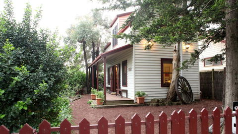 Coach House - Travel Search 0