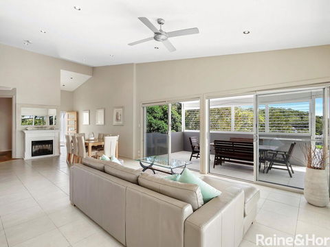 Coast - 3/42 Avoca Drive, Avoca Beach - Cruises Travel 2