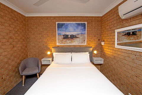Coast Inn Motel - Travel Search 3