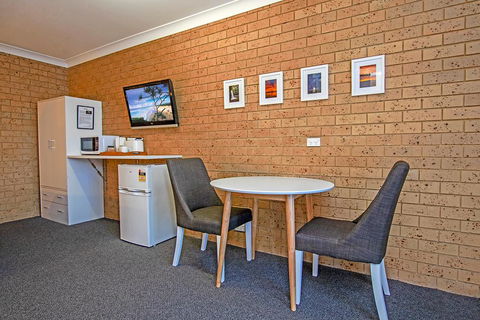 Coast Inn Motel - Travel Search 1