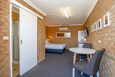 Coast Inn Motel - Travel Search 2