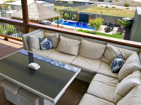 Coastal Paradise Holiday Home: Swimming Pool + WiFi - Travel Search 1