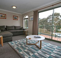 Cobb  Co 3/39 Cobbon Crescent