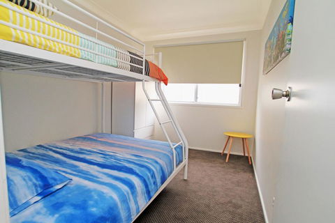 Cockatoo House - Travel Search 2