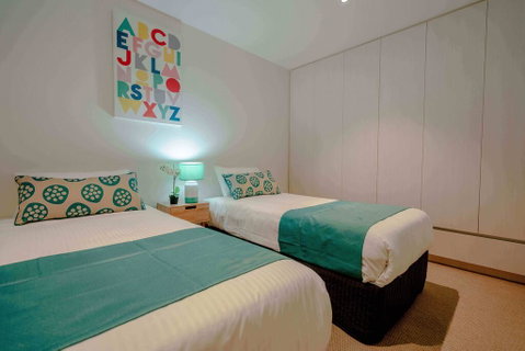 Collins Street Apartments - Tourism Guide 1