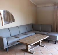 Colonial Court Beachfront Motel  Holiday Stay - Tourism Guide