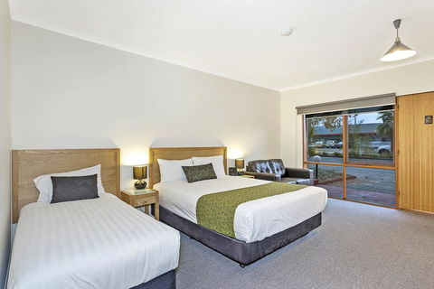 Comfort Inn Lady Augusta - Cruises Travel 2