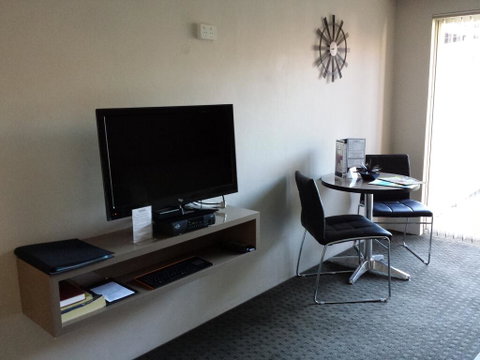 Comfort Inn Towradgi Beach - Tourism Guide 0