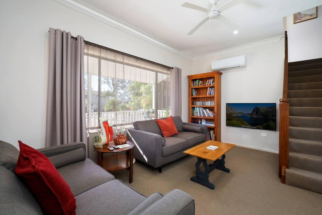 Berkeley Vale NSW Travel Search