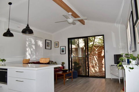 Comfortable Stylish Flat In Heart Of Fremantle - Travel Search 0