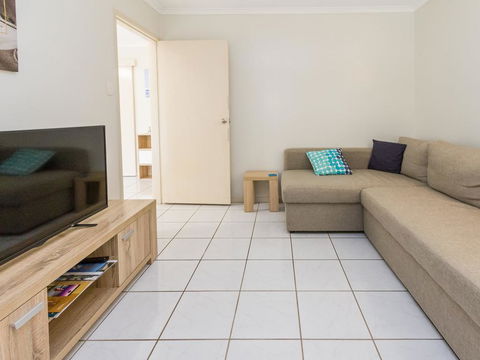 Comfy And Cosy Ground Floor Unit - Travel Search 0