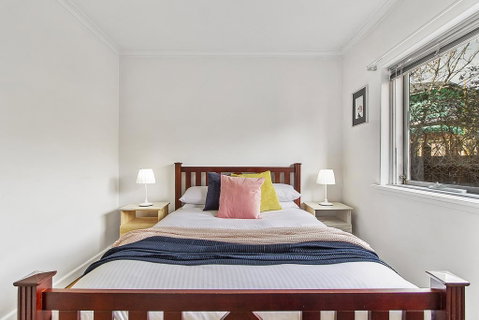 Comfy One-bedroom Unit Between City And Airport - Tourism Guide 3