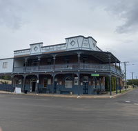 Commercial Hotel Curlewis - Cruises Travel