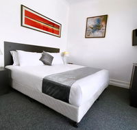 Commercial Hotel Hay - Travel Agents