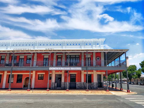 Commercial Hotel Hay - Travel Agents 2