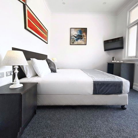 Commercial Hotel Hay - Travel Agents 3