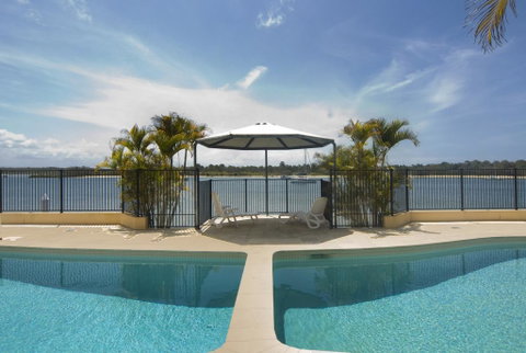Commodore Apartments - Tourism Guide 3