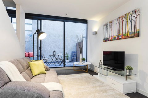 Complete Host AquaLuna Apartments - Travel Agents 0