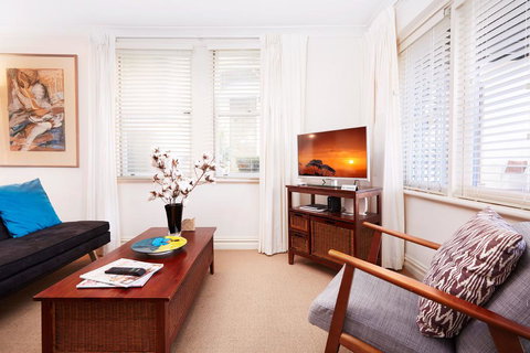 Convenient Studio With Lovely Courtyard - Travel Agents 1