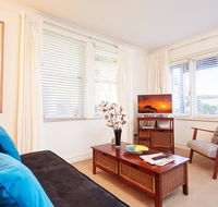 Convenient Studio With Lovely Courtyard - Cruises Travel