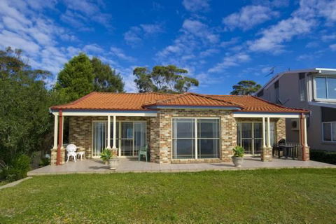 Cook St 4 - Salamander Bay - Travel Search 1