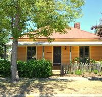 Cooma Cottage - Cruises Travel