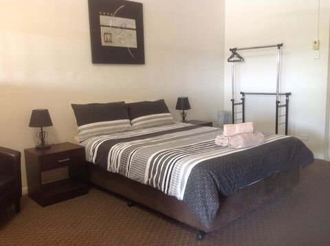 Copper Gate Motel - Travel Search 1